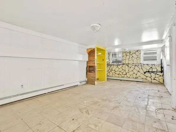 610 Ashford Street image 26 of 32