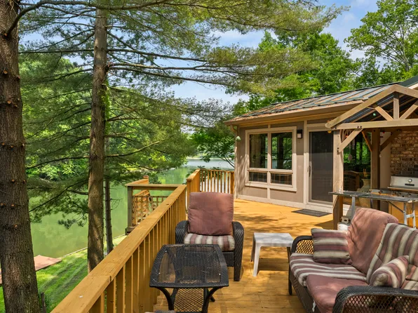 4126 E Rembrandt Dr, Martinsville, IN 46151