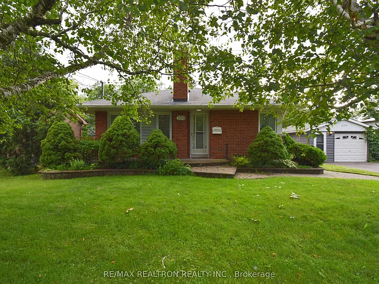 250 Meadow Rd — Photo 2