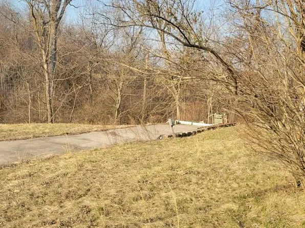 3943 Torch Club Rd, Alton, IL 62002