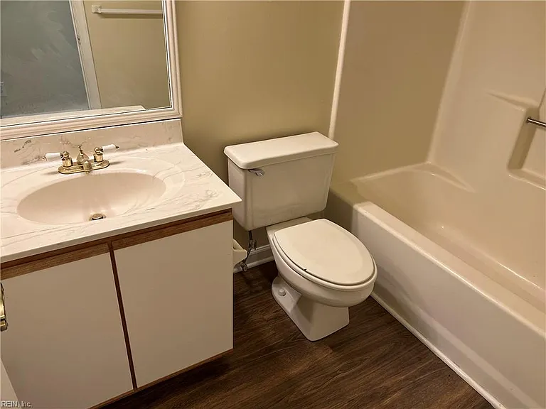 3201 Jade Ct #304 — Photo 17