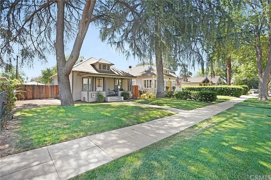 2 bed, 1008 sqft, $3,200 — Photo 3