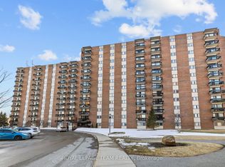 1505 Baseline Rd #404, Ottawa, ON K2C 3L4