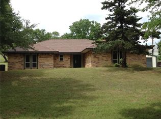 1202 E Lake Dr, Weatherford, TX 76087