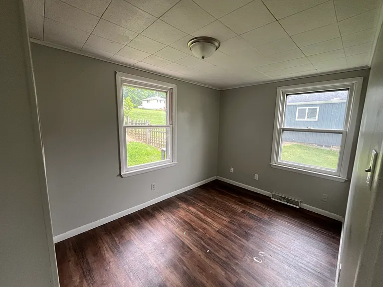 385 Lake Shore Blvd — Photo 7