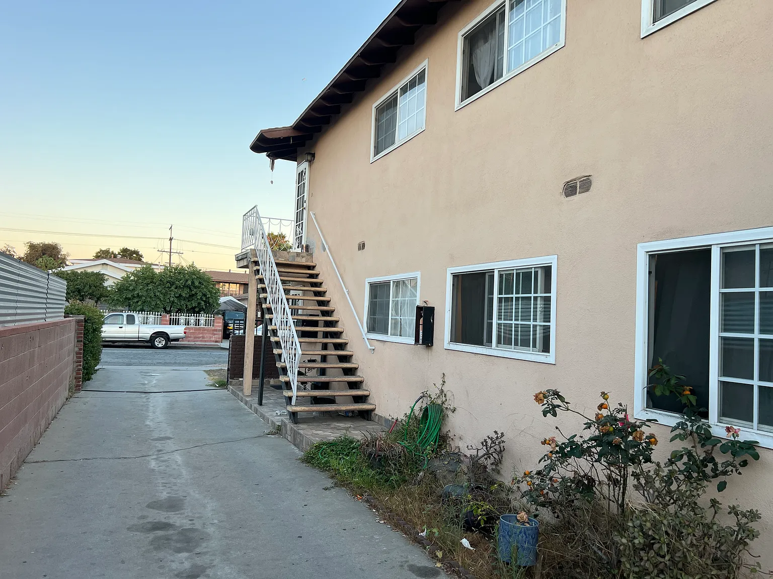2 bed, 750 sqft, $2,500 — Photo 4