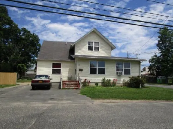 59 Clarke St, Brentwood, NY 11717