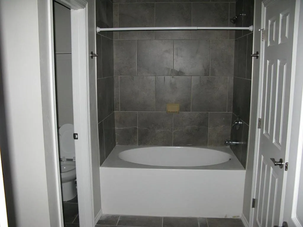 11613 Surrey Villas Court. Yukon, OK. 73099 — Photo 4