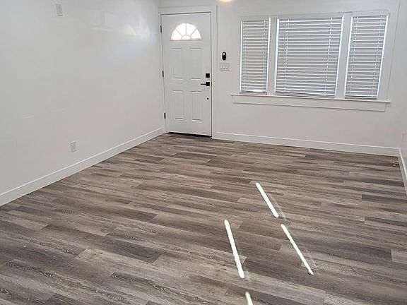3rd image of 2993 Thorn St