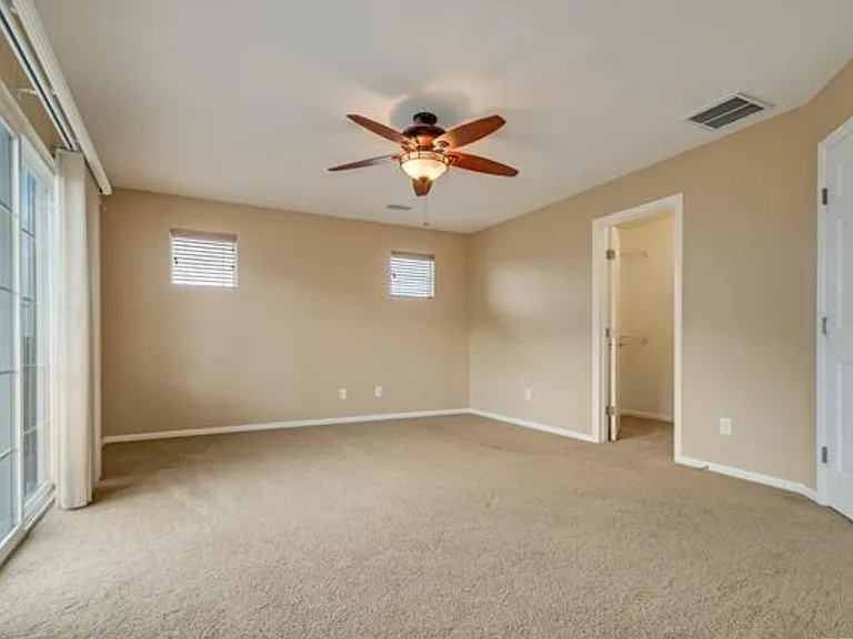 908 Rockhurst Dr #C — Photo 7