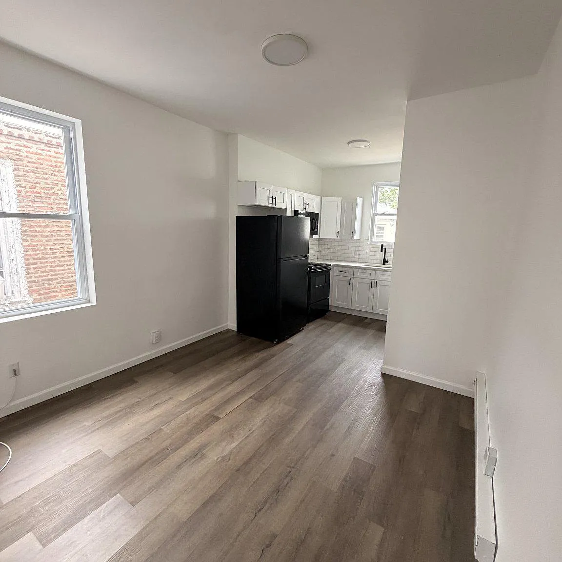 2 bed, 1.0 bath, 1288 sqft, $1,450 — Photo 1