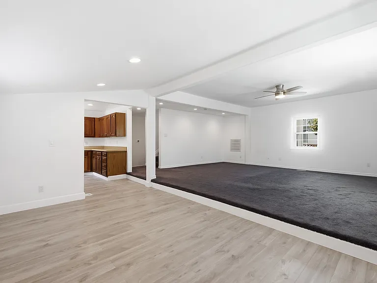 1162 Davis St — Photo 18