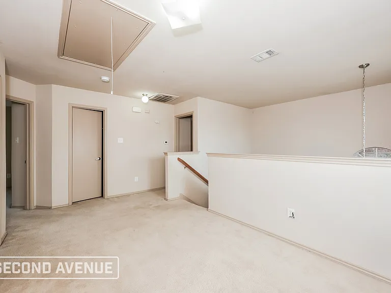 2120 Ingrid Ln — Photo 10