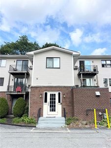 79 Ivan St APT 67, North Providence, RI, 02904