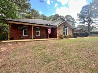 314 Mountain Creek Dr, Hamilton, GA 31811