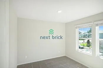4209 Savannah Loop NE — Photo 9