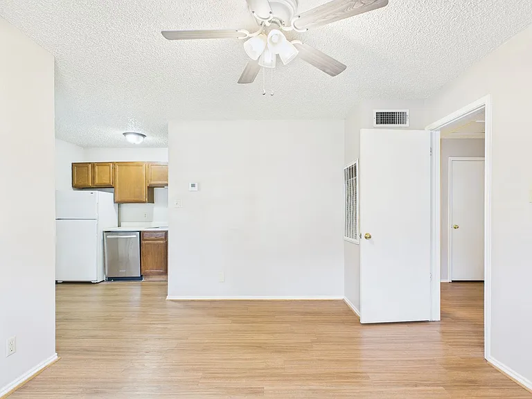 297 Billie Dr #2 — Photo 6