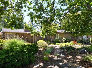 8 Tappan Ct, Orinda, CA 94563