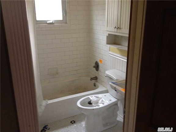 5th image of 167 Robinson Ave