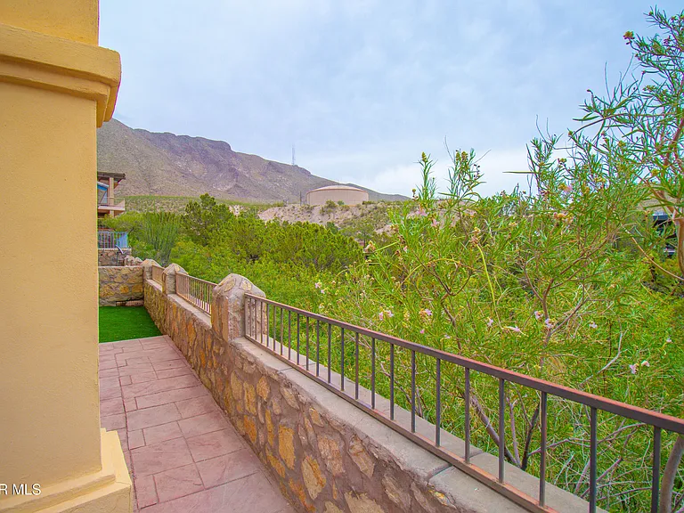 4744 Excalibur Dr — Photo 52