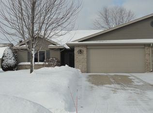 627 Southern Woods Cir SW, Rochester, MN 55902