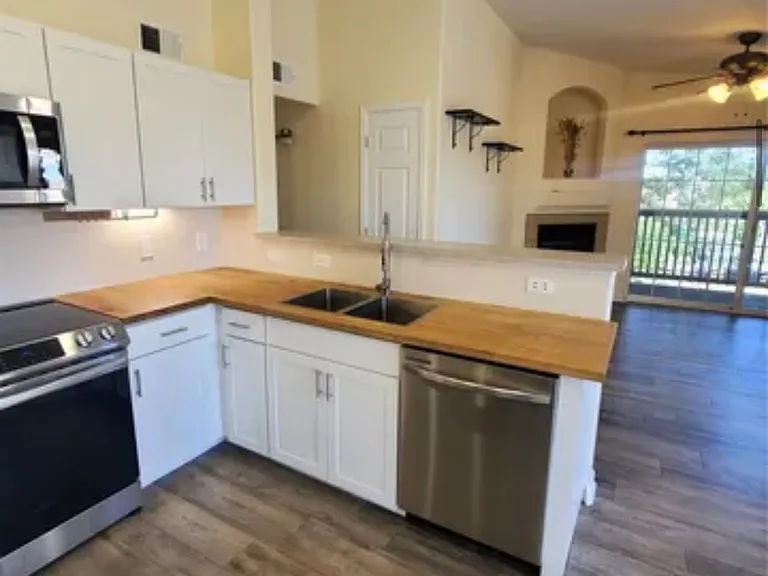 10140 E Carolina Dr #204 — Photo 4
