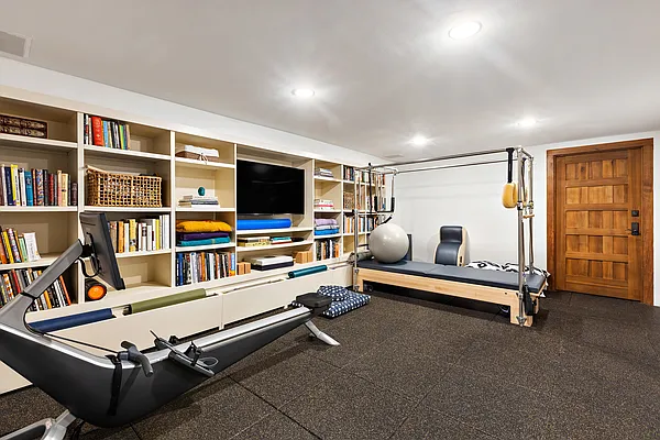 Sold by Compass | media 33