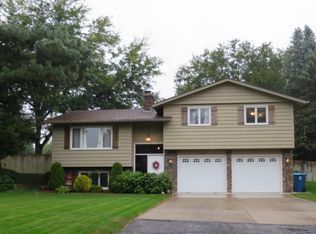 6253 Capitan Dr SE, Grand Rapids, MI 49546