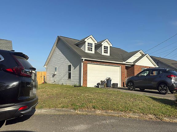 3rd image of 140 Beverly Dr SW