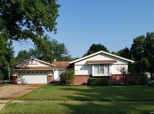 2435 Birchview Dr, Florissant, MO 63033