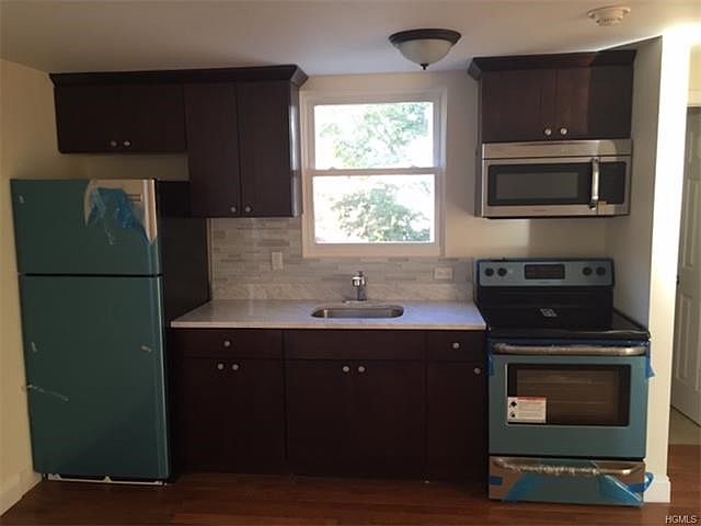 1st image of 13 Washington Pl E