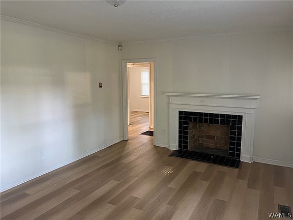2nd image of 5215 Greenview Dr