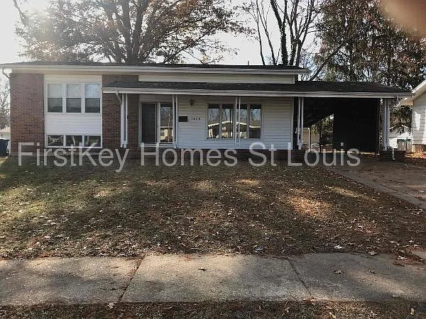1478 Brenthaven Ln photo 1