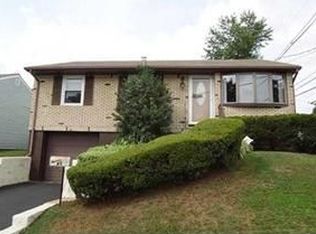 85 Conduit Way, Colonia, NJ 07067
