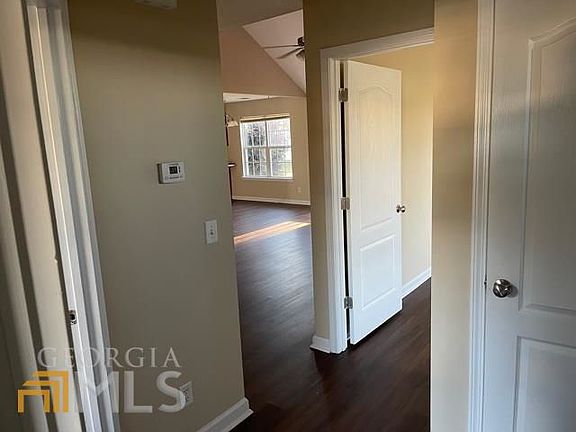 4th image of 628 Hampstead Ave