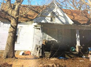 329 N Pine St, Maroa, IL 61756