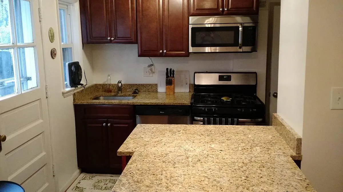 3 bed, 1300 sqft, $3,150 — Photo 1