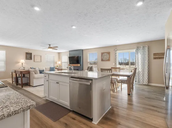 8651 Greengate Blvd, Canal Winchester, OH 43110