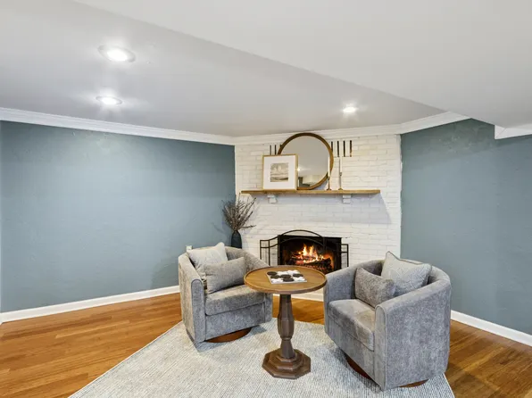 10106 W 91st St, Overland Park, KS 66212