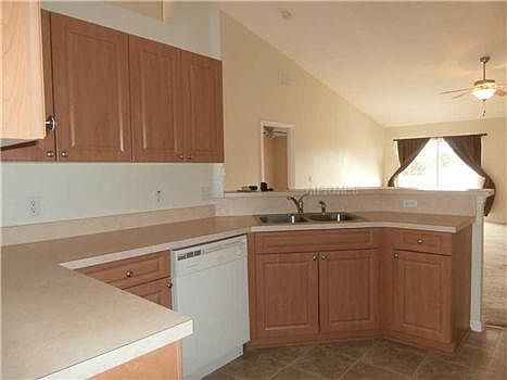 4th image of 2525 Rock Pl