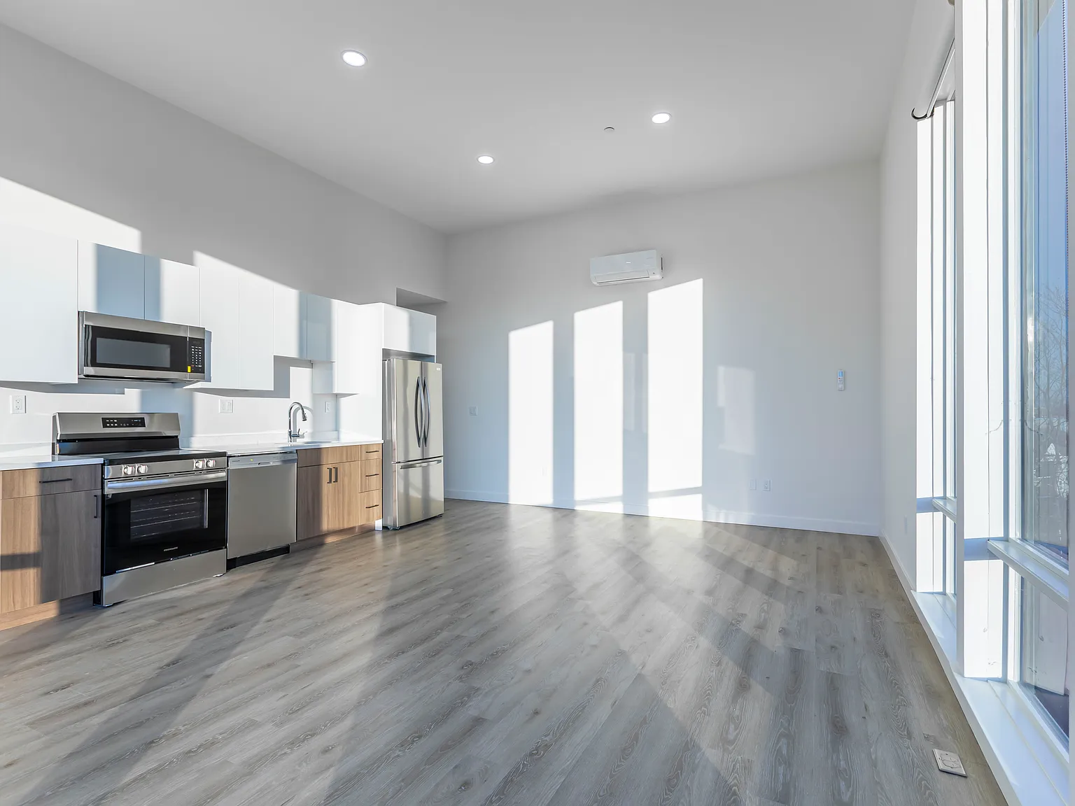 Skyline Apartments — Photo 4