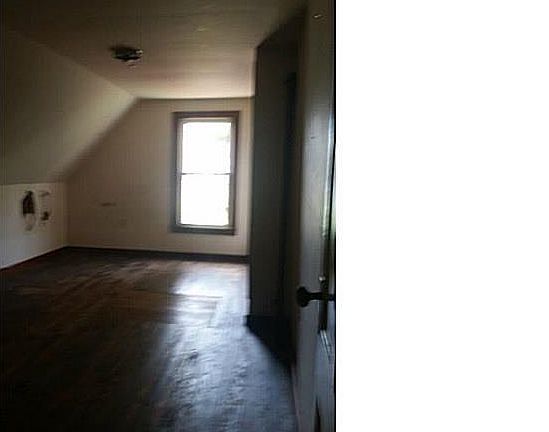 5th image of 309 E Dyke St