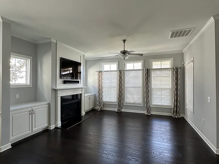 405 Old Dairy Dr — Photo 4