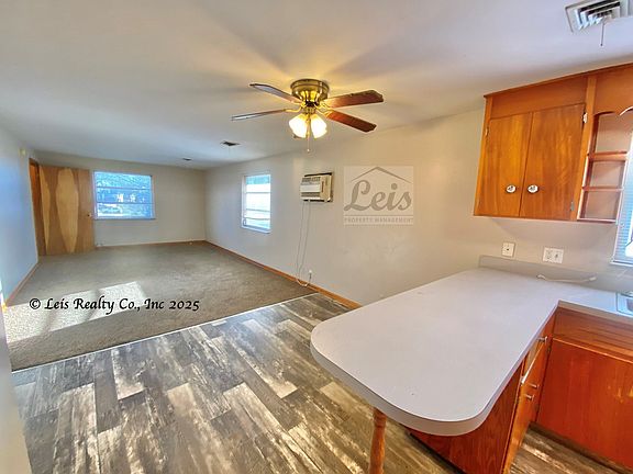 5th image of 236 W 4th St APT 4