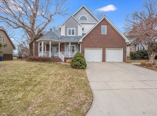 2405 N Ridgeside Cir, Wichita, KS 67205