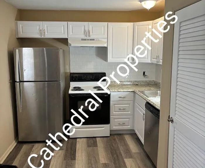 106 Lee Dr #3 — Photo 3