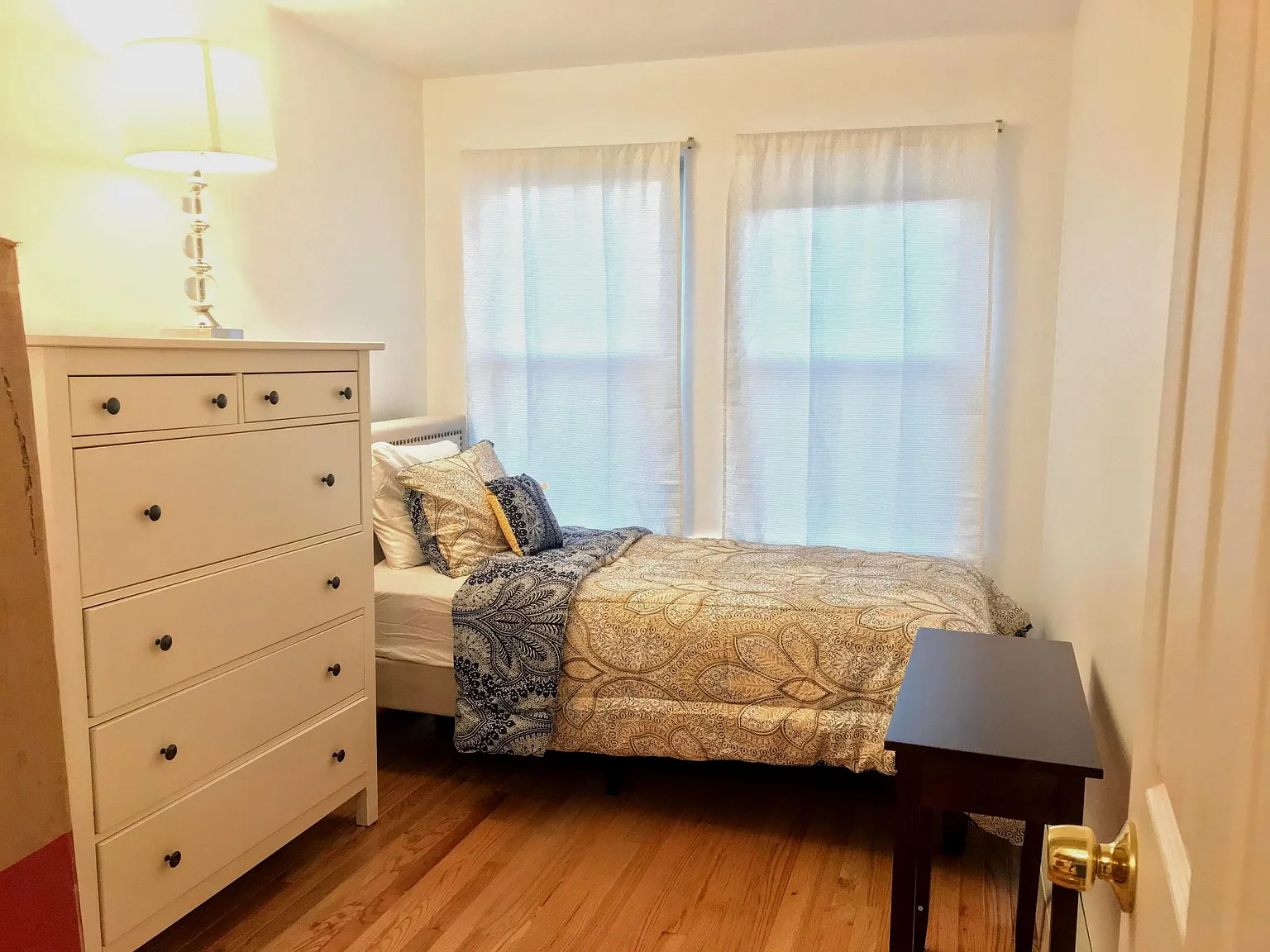3 bed, 1100 sqft, $4,290 — Photo 3