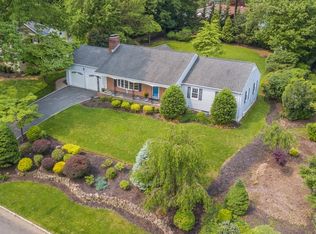 491 Bayberry Ln, Mountainside, NJ 07092