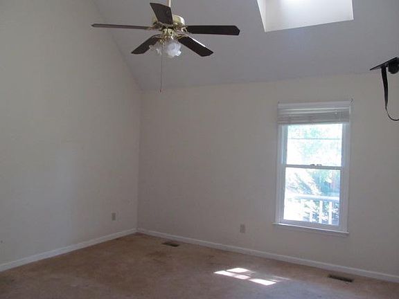 4th image of 126 Hermitage Dr