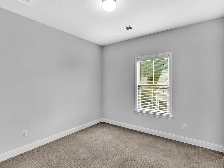 160 Seneca Pl — Photo 24